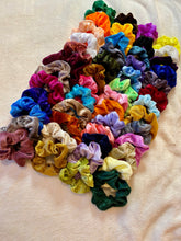 Load image into Gallery viewer, MYSTERY COLOURFUL VELVET SCRUNCHIE
